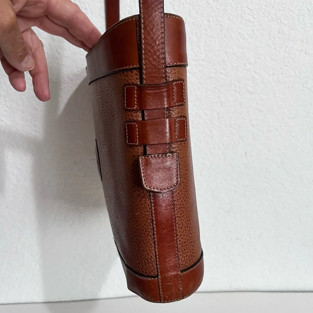 Vintage Land Brown Cognac Leather Messenger Crossbody Purse Handbag Unisex